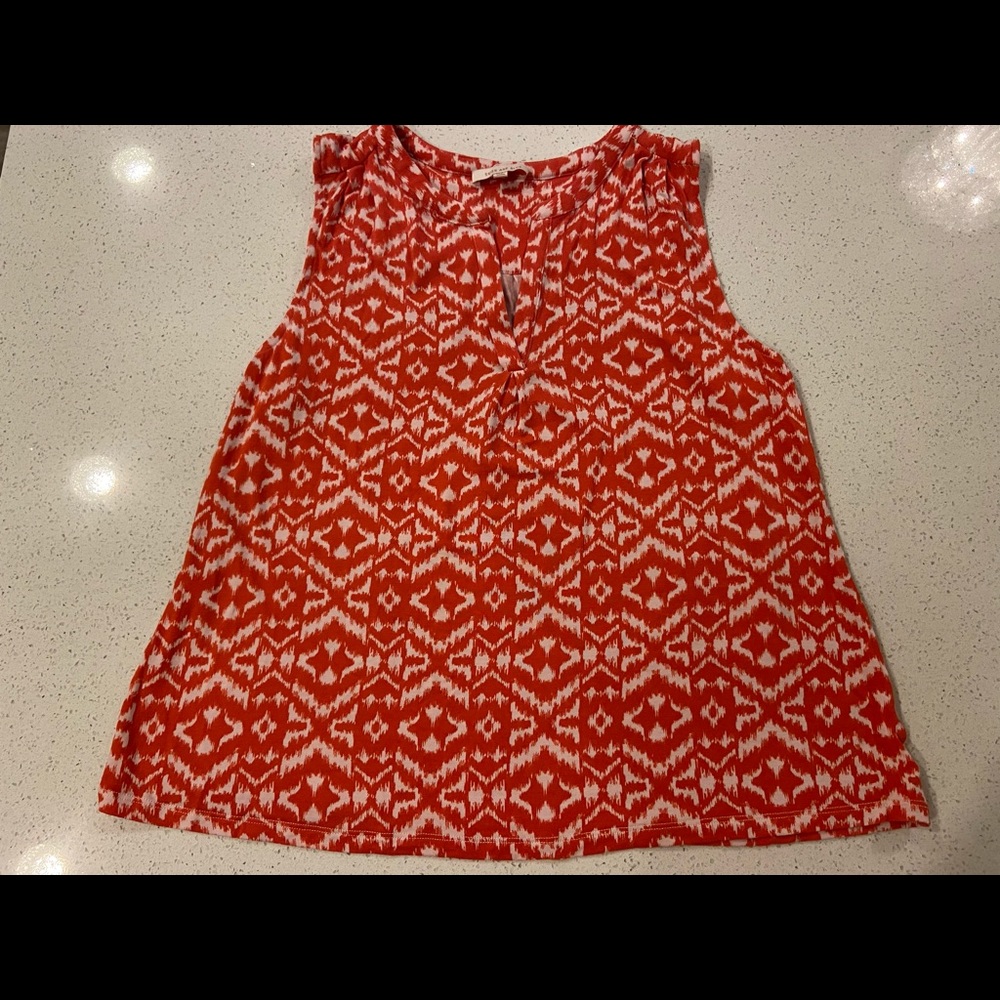 Skies Are Blue Petite Split V-Neck Knit Sleeveless Top—like new!